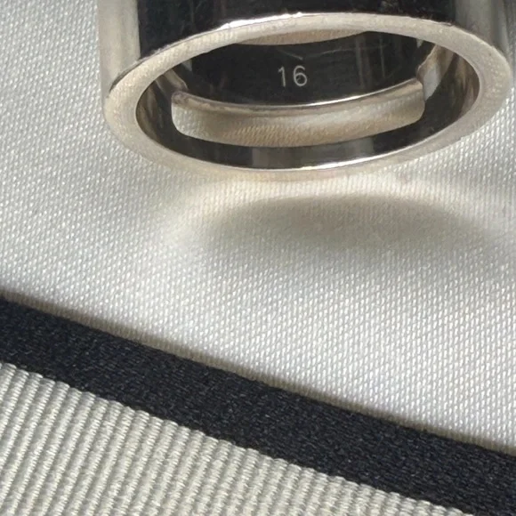 Authentic GUCCI - Ring - 925 silver size 7.75 with box and COA. - Picture 9 of 12